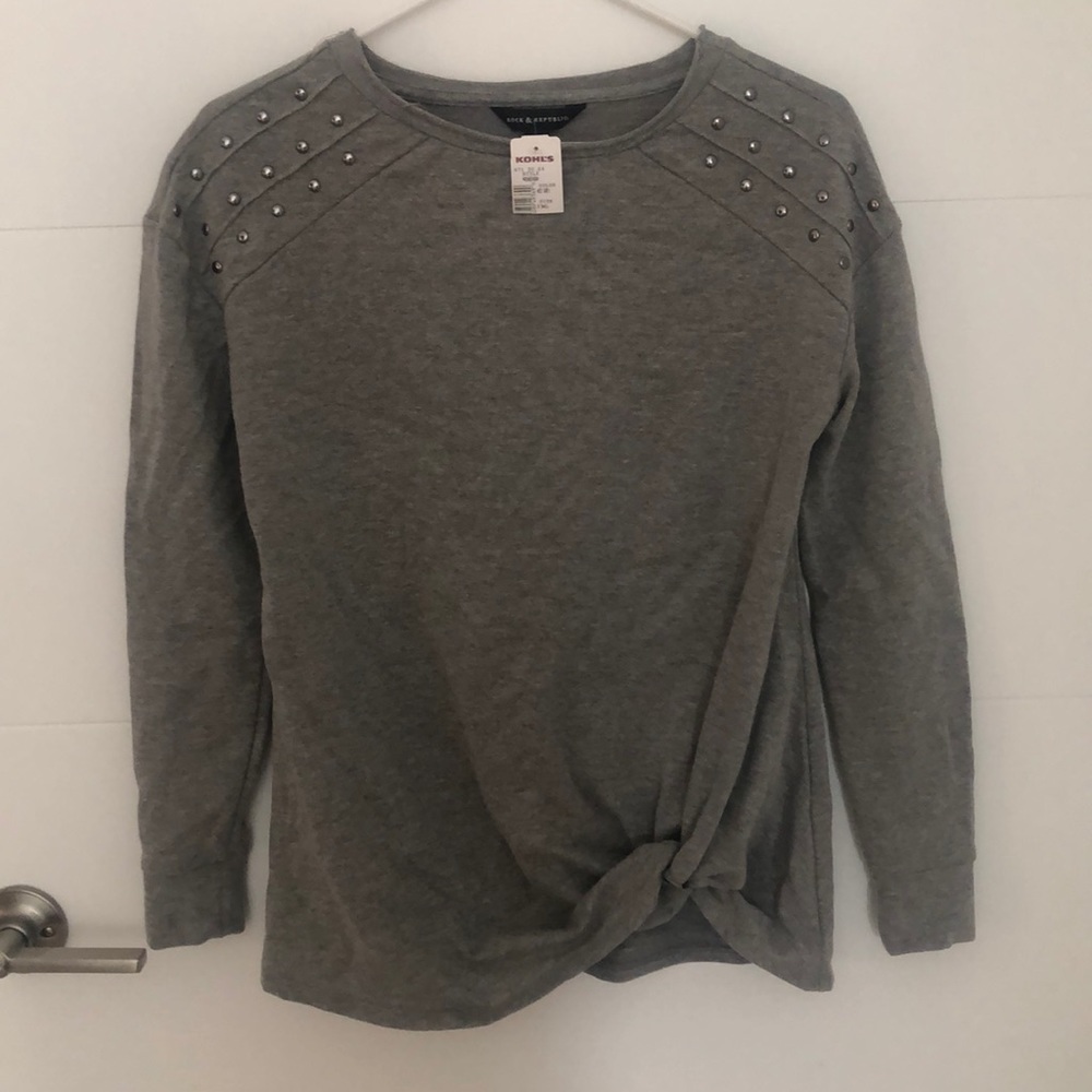 Studded Shoulder Knotted Top NWT